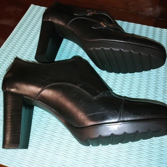 NWOT Bella Vita Leather Platform Heels - Picture 4 of 7